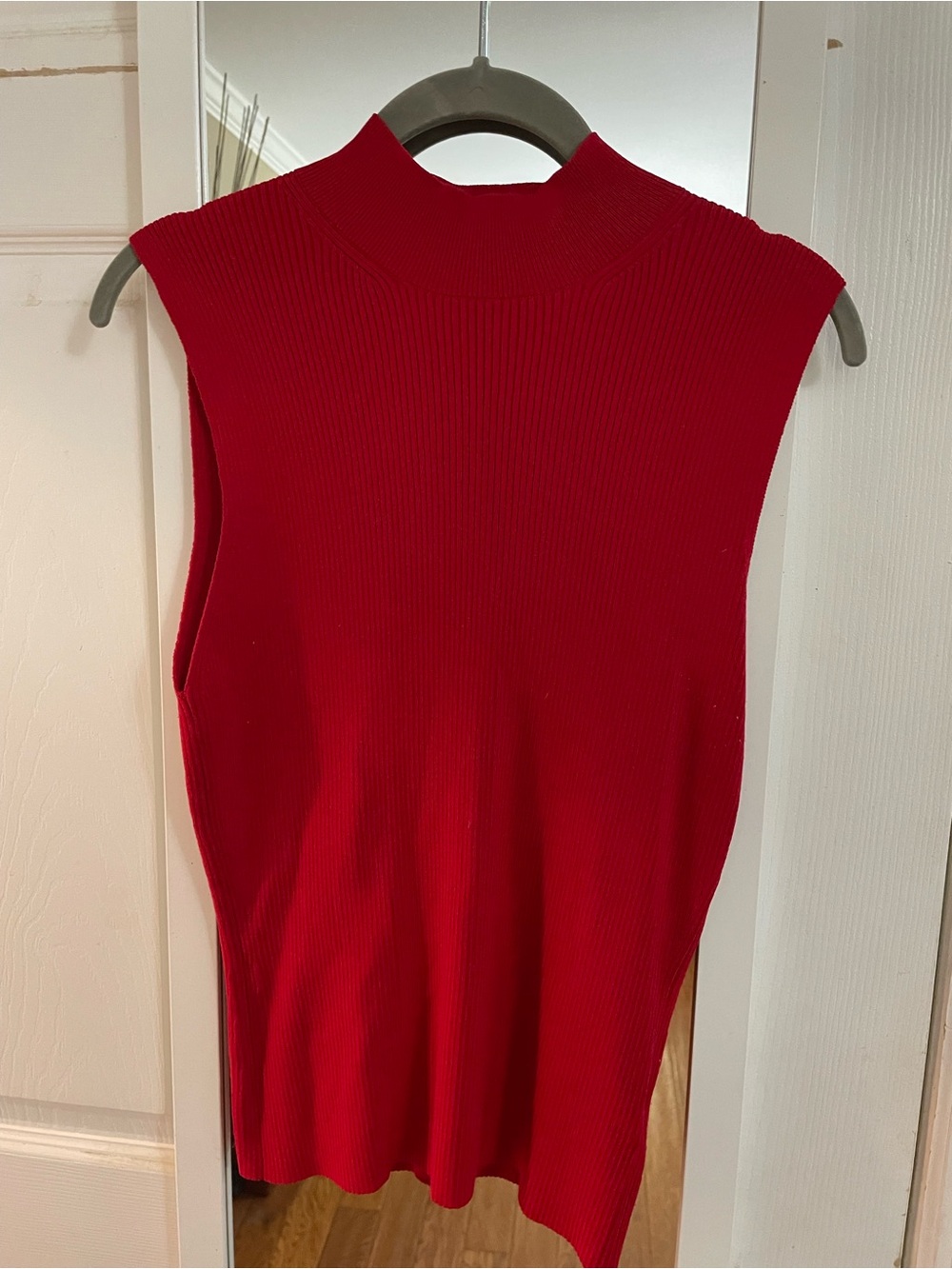 Express Ribbed Mock Neck Sleeveless Top Red Size M